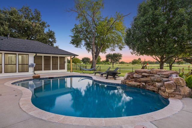 1695 Plummer Dr — The Shores