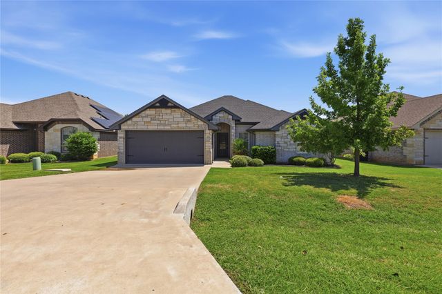 451 Silverton Dr — Main Place