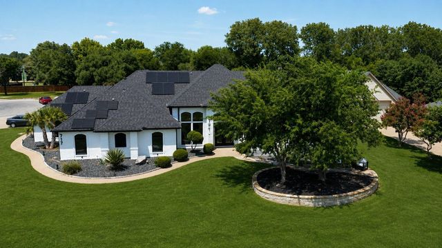 717 Pintail Ct — Mallard Pointe On Lake Granbury