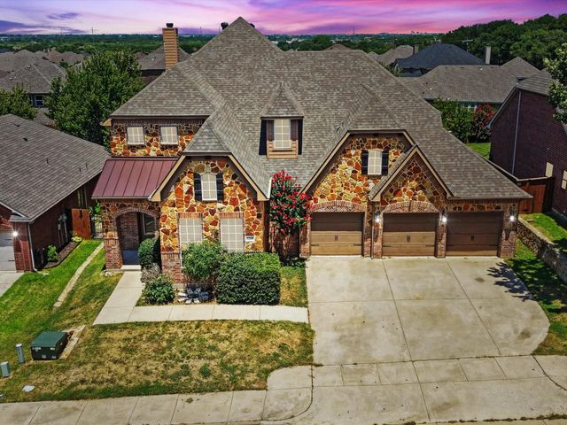 1208 Catherine Ln — West Bend North Add