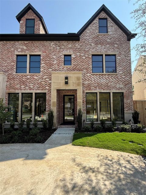4423 Emerson