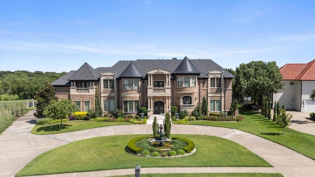 209 Crystal Ct — Crystal Shores