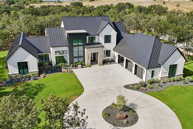 1024 Genoa Dr — Santorini