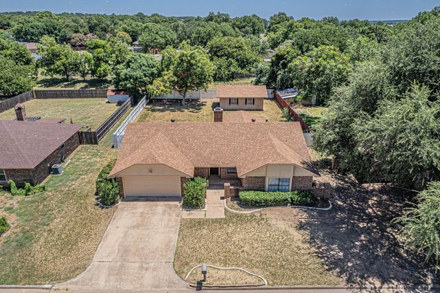 1015 Meadowlark Ln — South Grove Add