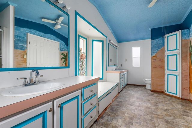4012 Nebraska Trl — Lake Granbury Hbr Sec C