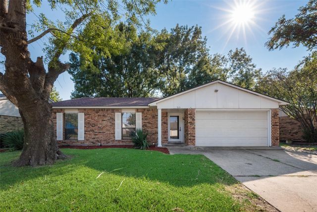 515 Forestwood Dr — South Lake 2