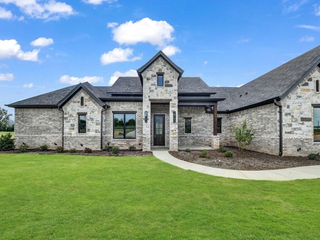 305 Wrangler Ct — Rangewood