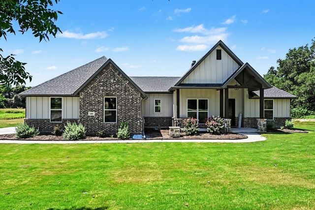 606 Central Rd — Glenhollow Ranch