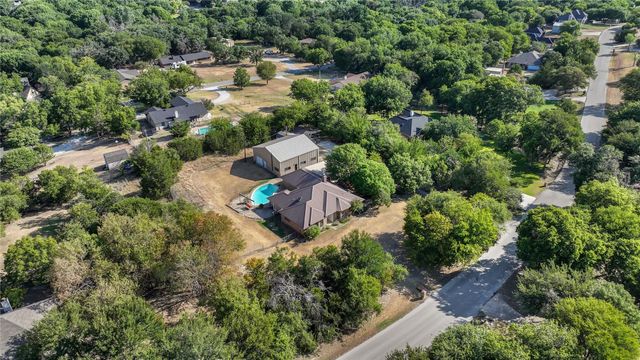 3603 Bluebonnet Cir — Lakeshore Hills Estate Blks 09-11