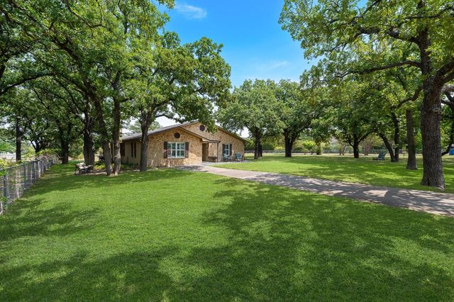 703 Robin Ln — Huffer Add