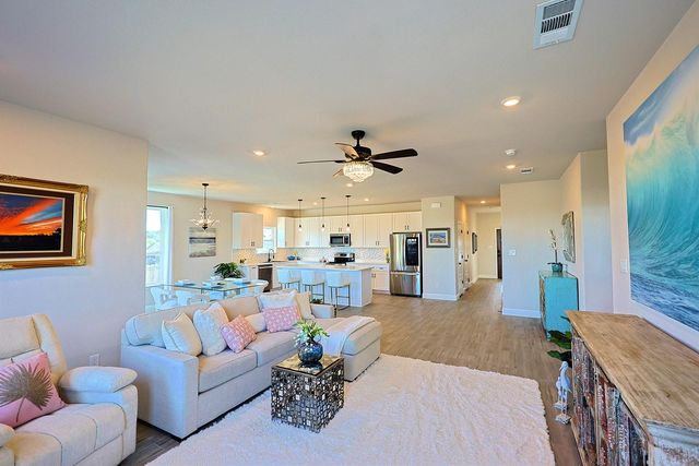 2415 Beverly Dr — Canyon Creek