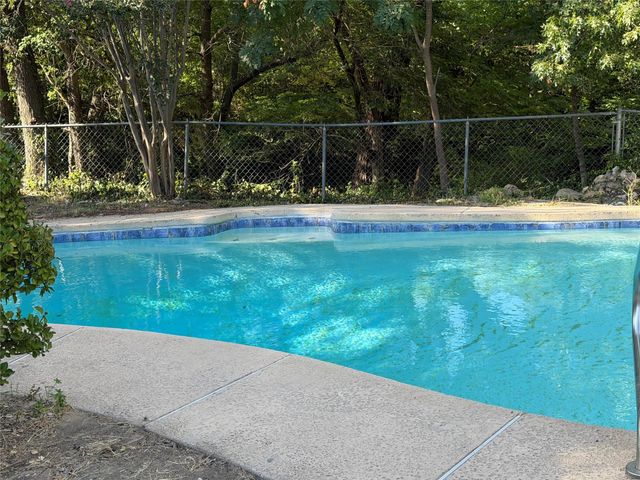 206 Cottonwood St — Southland