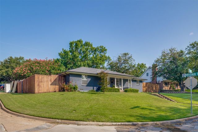 301 Valley Dr — Highwood