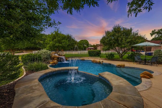 1228 Robin Dr — Twin Spgs Estates Add