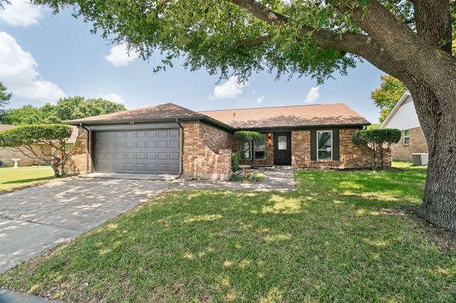 6633 N Park Dr — Foster Village Add