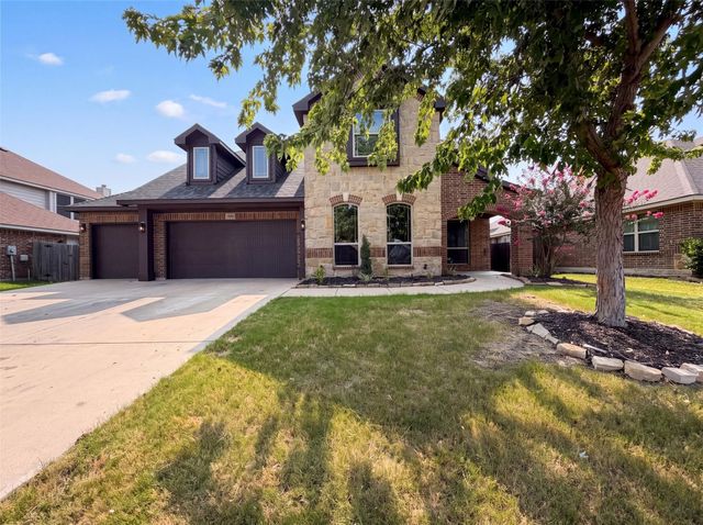 830 Graham Dr — West Bend South
