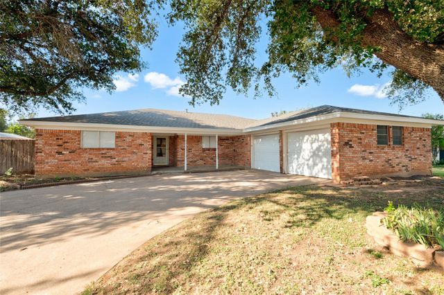 3125 Winterhawk Dr — Countryside South
