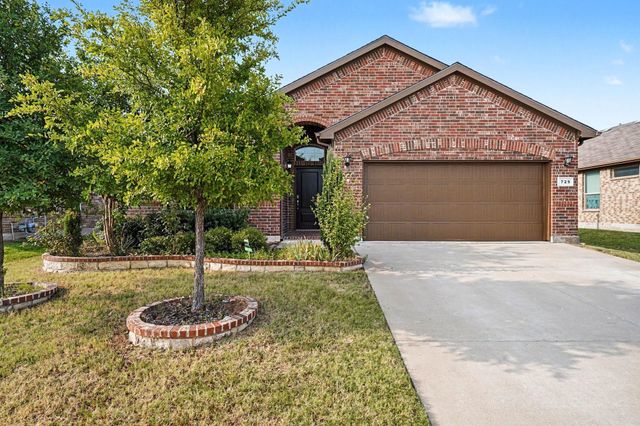 729 Rebecca Ln — Basswood Xing Ph 2