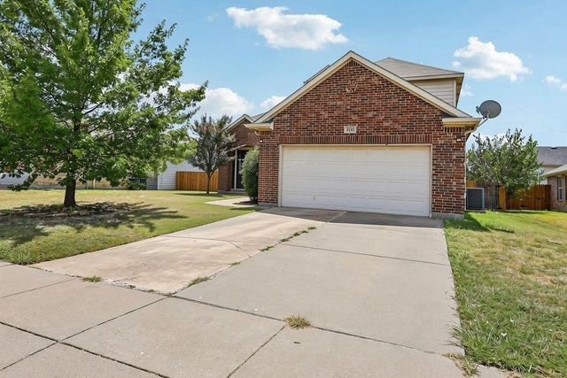 1129 Mourning Dove Dr — West Bend South
