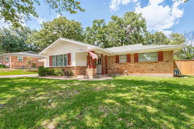 608 W Cheryl Ave — Valentine Oaks Add