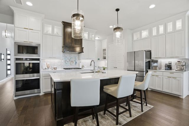 1300 David Dr — Anna Crossing Ph 8