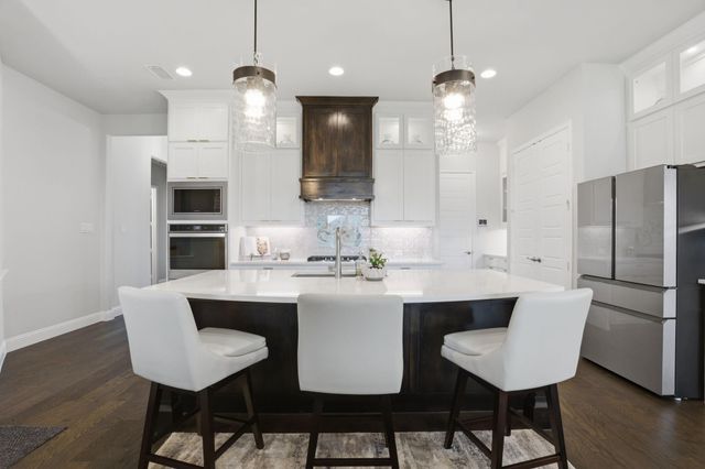 1300 David Dr — Anna Crossing Ph 8