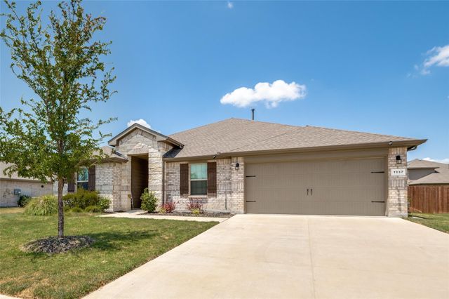 1337 Rolling Meadows Dr — Stonehill