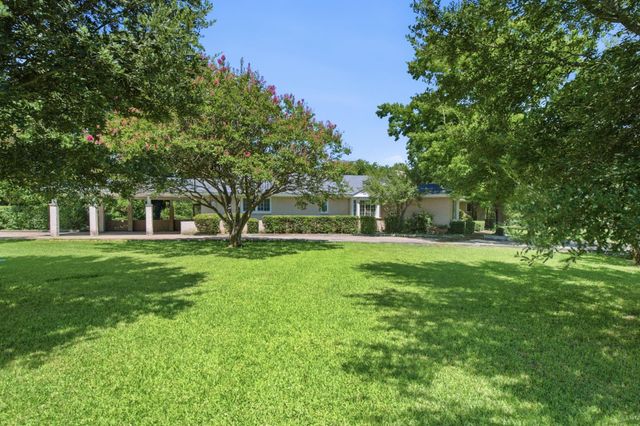 435 Horseshoe Trl W — El Rancho Estate