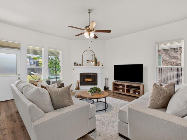 3121 Greymoore Dr — Green Meadows