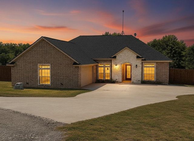 108 Tay Ct — Colonial Creek Estates