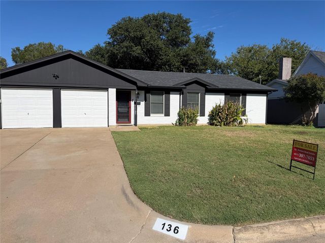 136 Jill Ann Dr — Southwest Village
