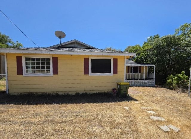 2802 Rockwood Dr — Rock Harbor Estate