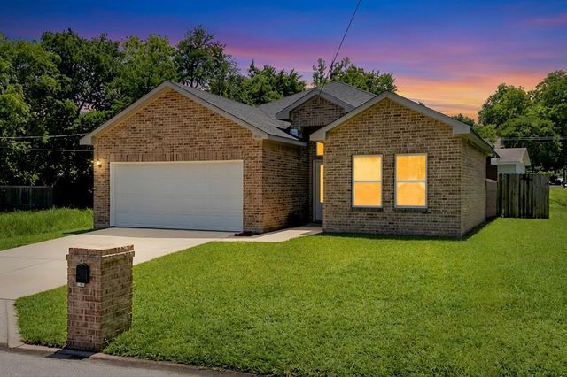 1421 Jones St — Moulton Add