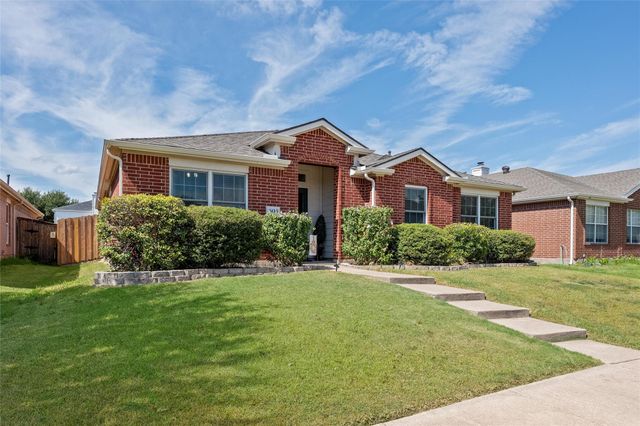 305 Cobblestone Dr — Lakeside Estates #02