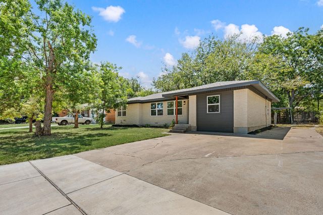 3557 Montreal Cir — Haltom Acres Add
