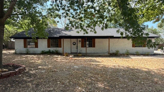 7 Amity Ln — Greenlee Add