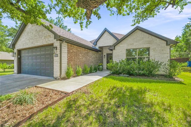 5004 Moss Rock Trl — Canyon Creek II
