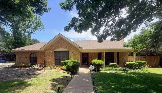 5540 Misty Meadows Dr — HILLS HOLIDAY WEST