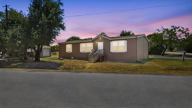 801 Pecos River Dr — Comanche Cove