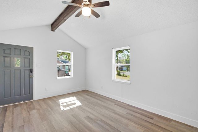 905 N Rusk St — Brittons Add
