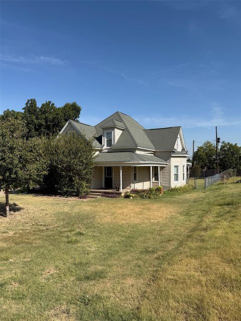 303 E 5th St — Hillside Add