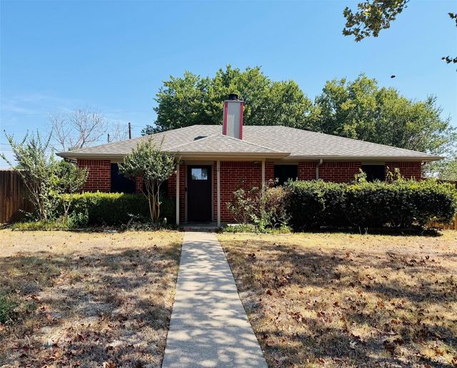 112 Lawndale Dr — Waxahachie Place