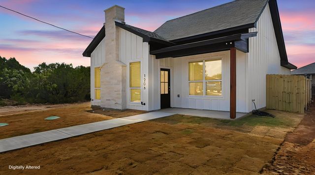 1206 Thicket Ct — Comanche Cove