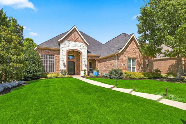 300 Hawks Ridge Trl — Old Grove Add