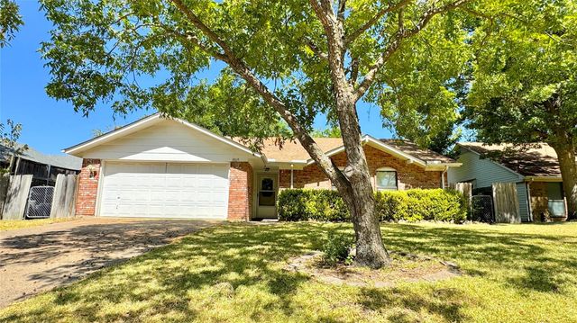 1809 Westgate Dr — Town North Estates #2