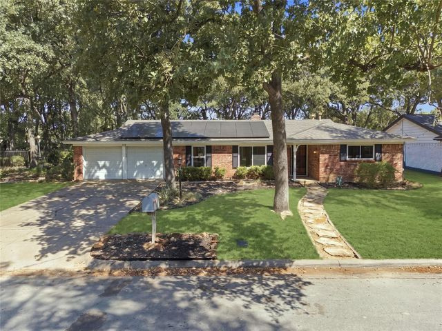1312 Kathryn St — Hurst Hills Add