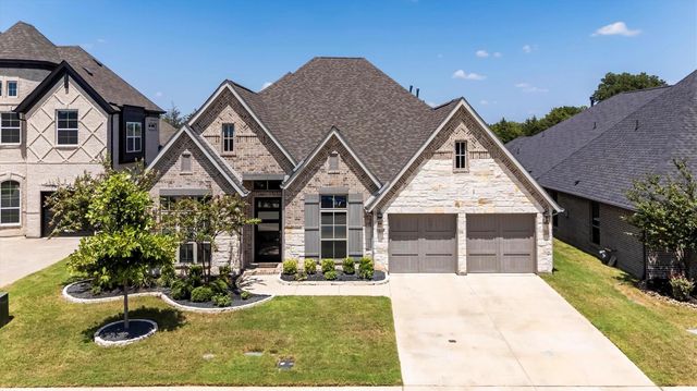 2825 Shane Dr — Lakes Somercrest