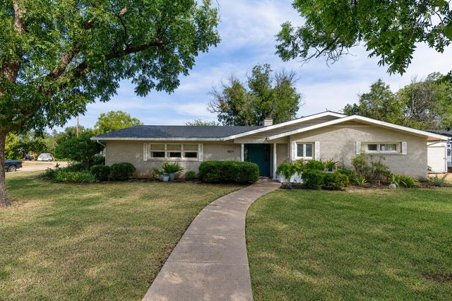 1801 Sylvan Dr — River Oaks