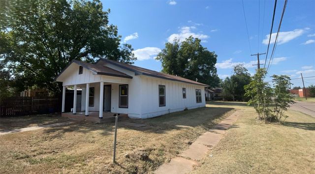 1300 N 9th St — Scotland