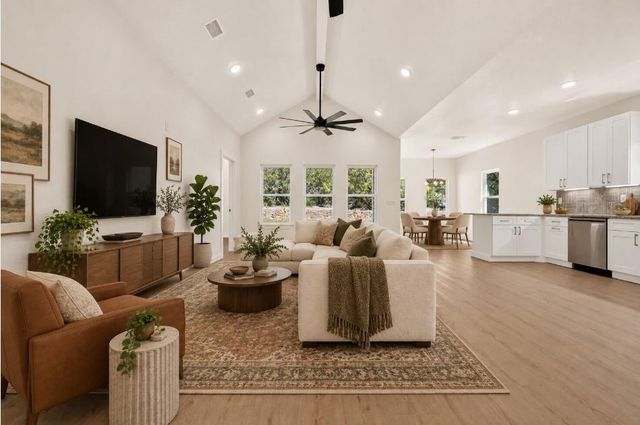 1312 Phoenix Ct — Comanche Cove Sub Sec C